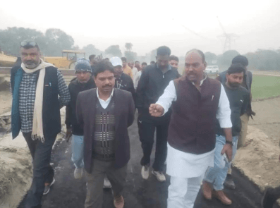 घटिया सड़क निर्माण पर भड़के विधायक, जांच के निर्देश - सुलतानपुर 2 Screenshot 2025 12 16 at 11.01.46 PM