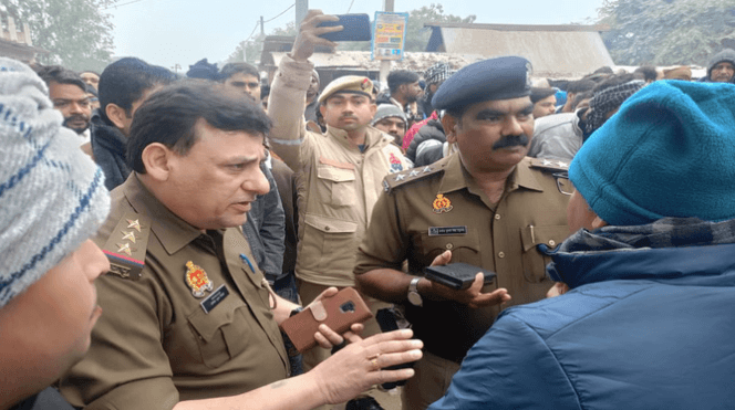 प्रतापगढ़ में मासूम से दुष्कर्म के प्रयास का विरोध, उड़ैयाडीह बाजार बंद, पुलिस और पीएसी तैनात 1 pratapgarh-minor-case