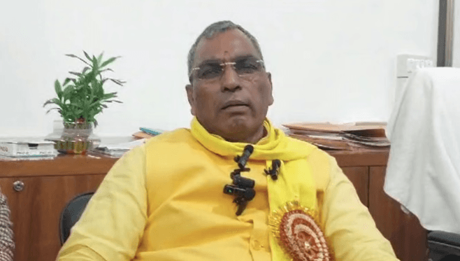 शंकराचार्य विवाद पर सख्त राजभर: गंगा स्नान करें, मंदिर लौटें 1 sultanpur shankracharya vivad oopi rajbhar bayan