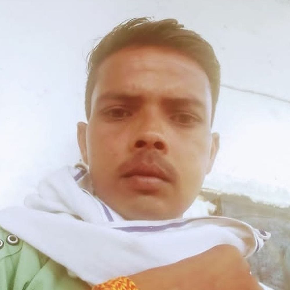 फिरोजाबाद में युवक ने यमुना में लगाई छलांग:घर से बाजार जाने का कहकर निकला था, तेज बहाव में तलाश जारी 1 1fbedebb 8c94 4198 9ad2 710066da7f03 1786884447123 uqhLXJ