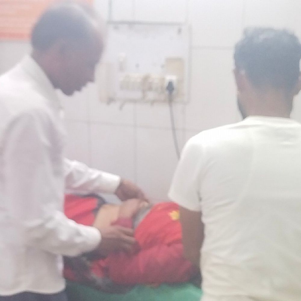 ललितपुर में बाइक से गिरकर महिला की मौत:भतीजे के साथ बाजार गई थी, रेफर के दौरान तोड़ा दम 1 598d0d69 bdee 4cc2 8f05 873447d65fe2 1786887983198 Fr7pib