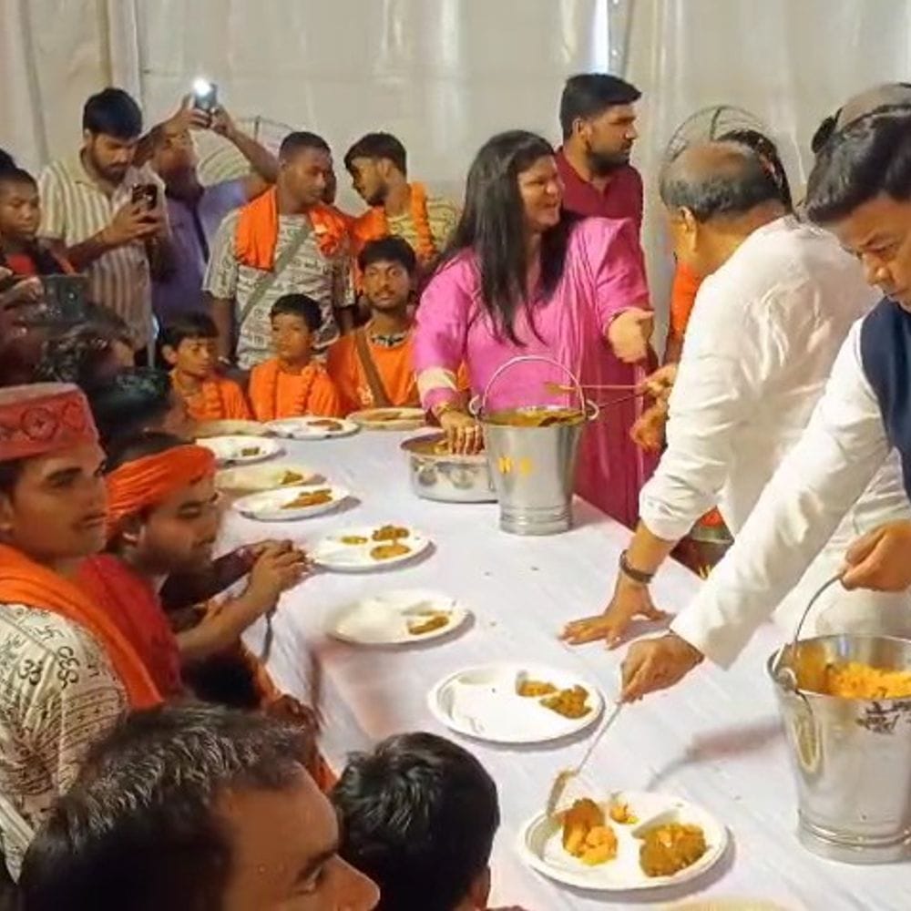 बरेली में कांवड़ियों के लिए BDA का मेगा शिविर:पुष्प वर्षा से स्वागत, भोजन-विश्राम के साथ मेडिकल कैंप की सुविधा 1 a201c3ff 4726 42d3 ac5d 5ac90cac3661 1786890156388
