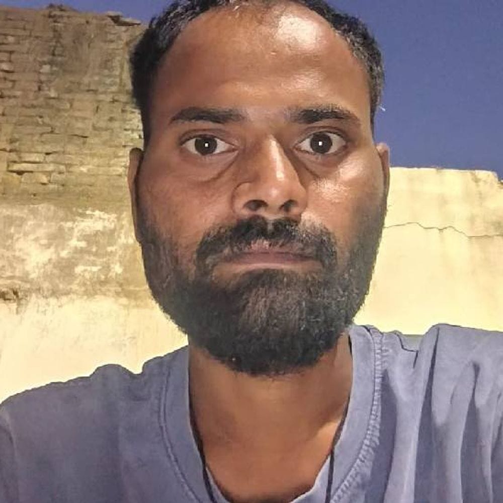झांसी में युवक ने सुसाइड किया:बेटा स्कूल से लौटा तो फंदे पर लटके थे पिता, परिजन बोले- बीमारी से परेशान थे 1 new project 2026 08 16t170107648 1786879966 2eADnh